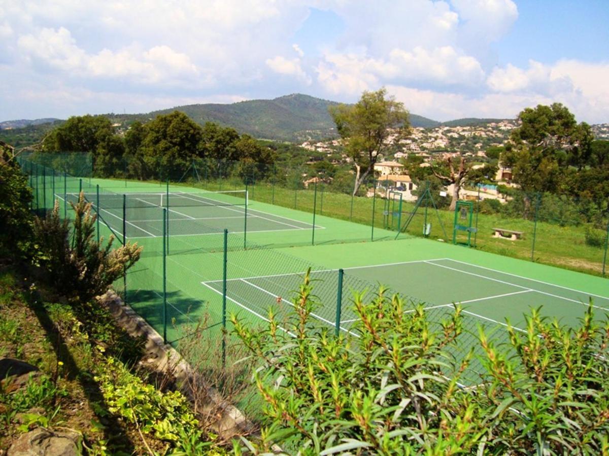 Maison Charmante A Sainte-Maxime Avec Piscine Partageeヴィラ エクステリア 写真