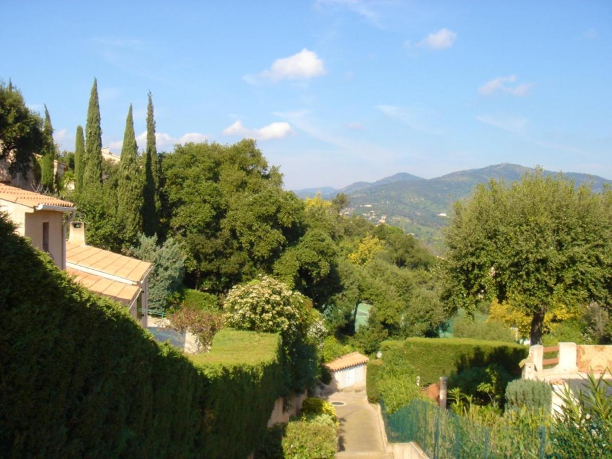 Maison Charmante A Sainte-Maxime Avec Piscine Partageeヴィラ エクステリア 写真